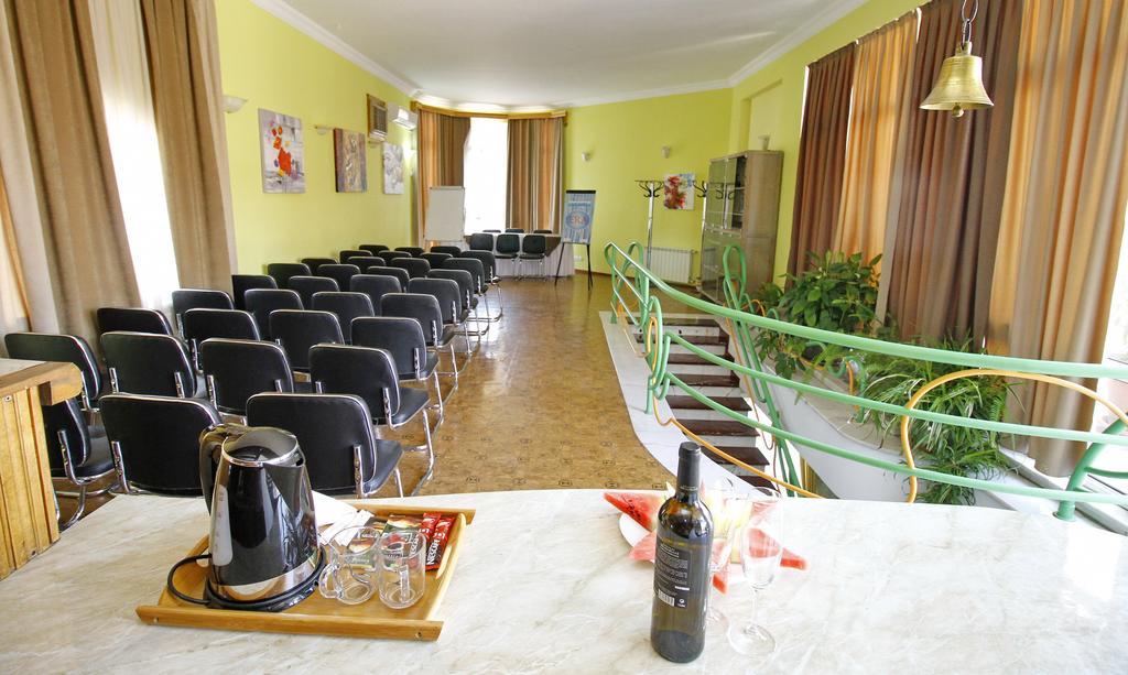 Irmeni Hotel Tbilisi Bagian luar foto