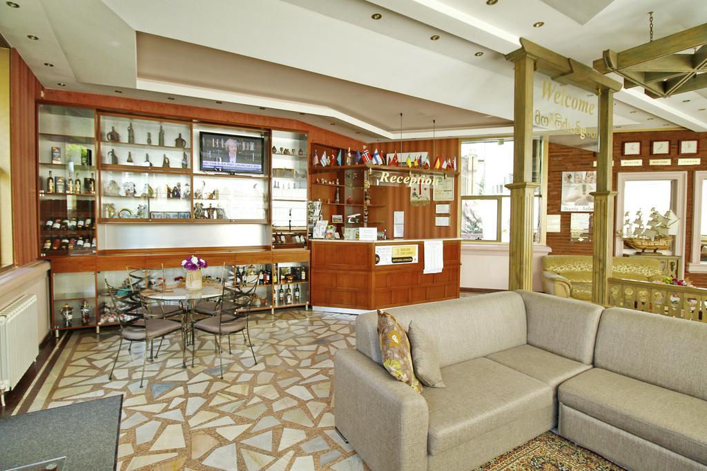 Irmeni Hotel Tbilisi Bagian luar foto