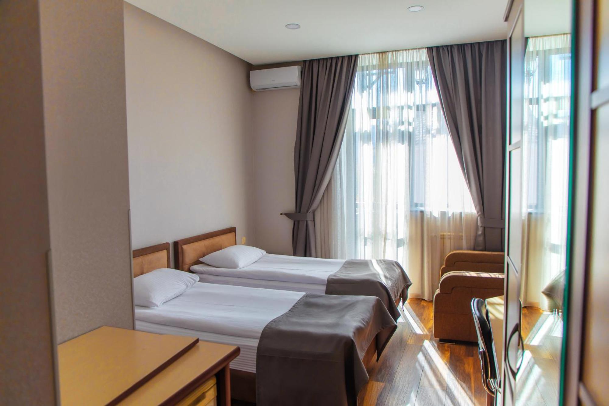 Irmeni Hotel Tbilisi Bagian luar foto