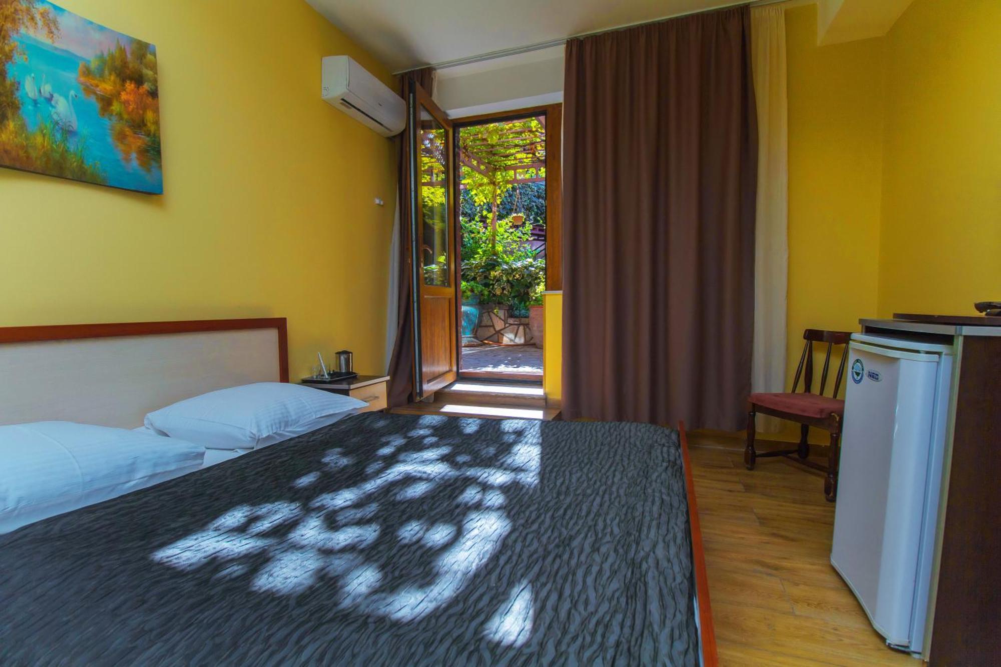 Irmeni Hotel Tbilisi Bagian luar foto