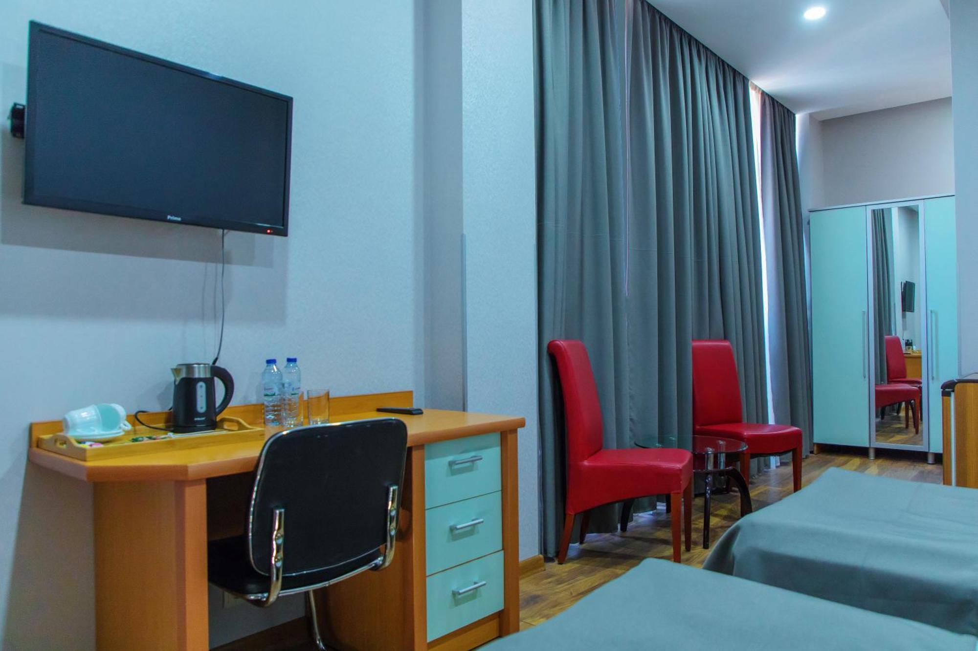 Irmeni Hotel Tbilisi Bagian luar foto