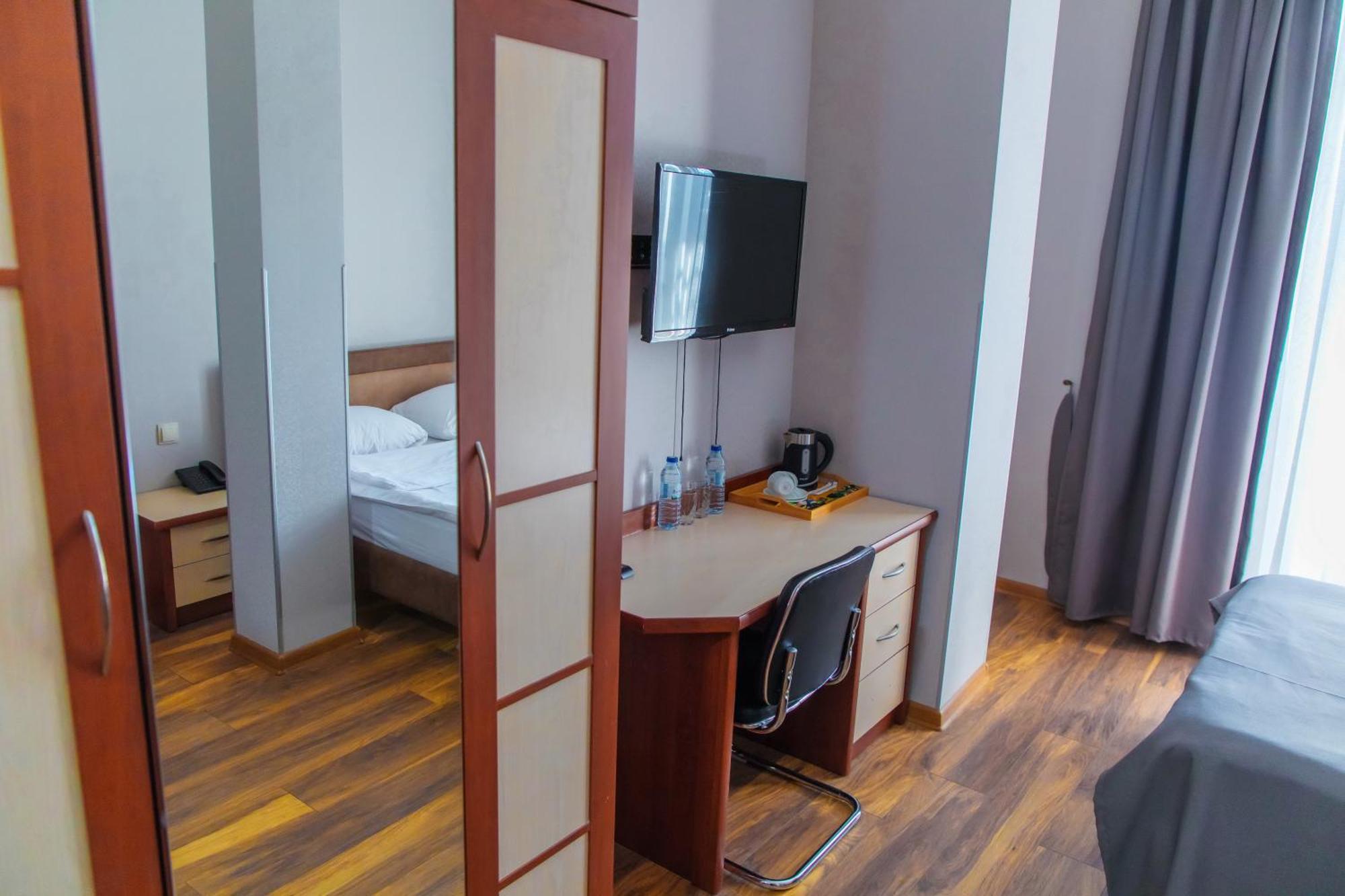 Irmeni Hotel Tbilisi Bagian luar foto