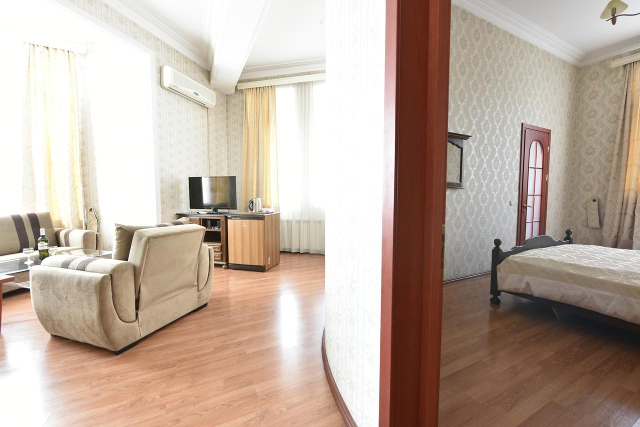 Irmeni Hotel Tbilisi Bagian luar foto