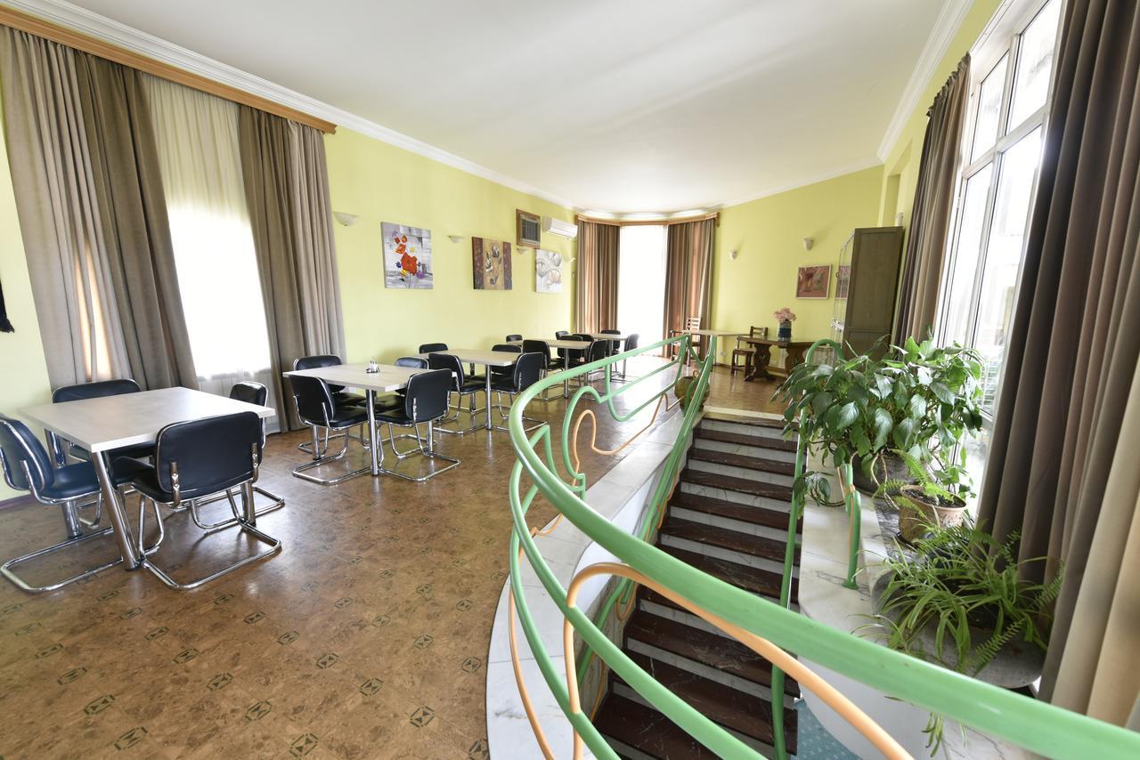 Irmeni Hotel Tbilisi Bagian luar foto